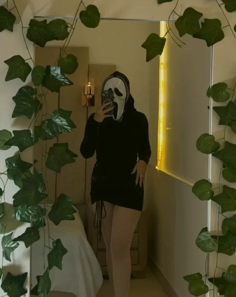Amina, 22