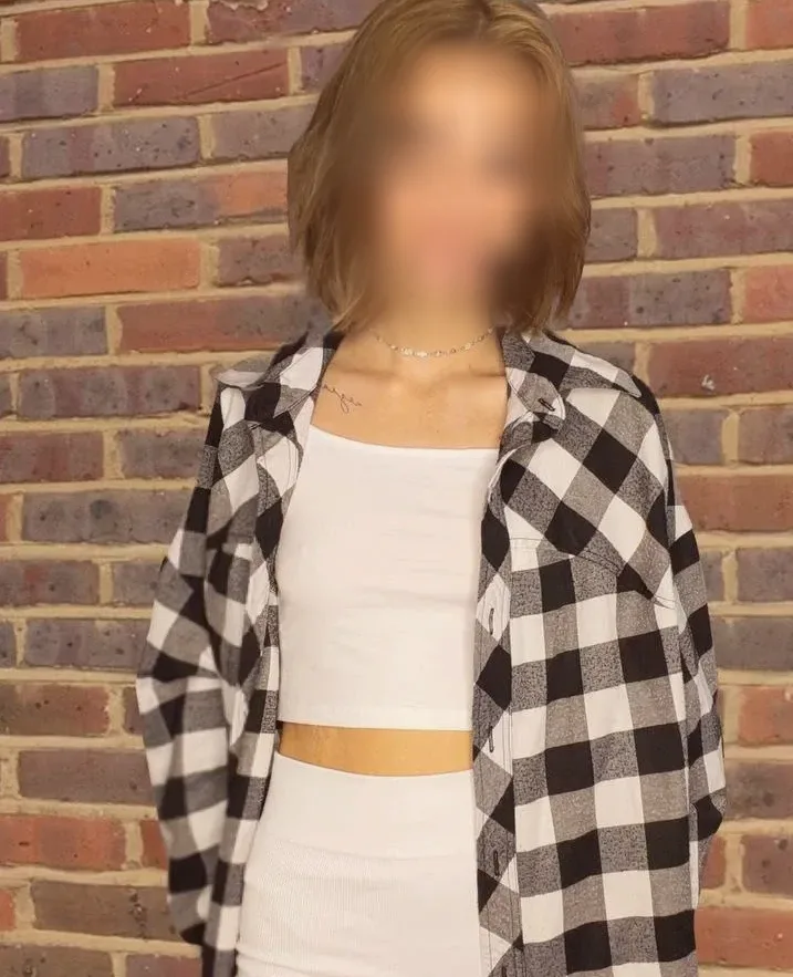 Ellen, 28