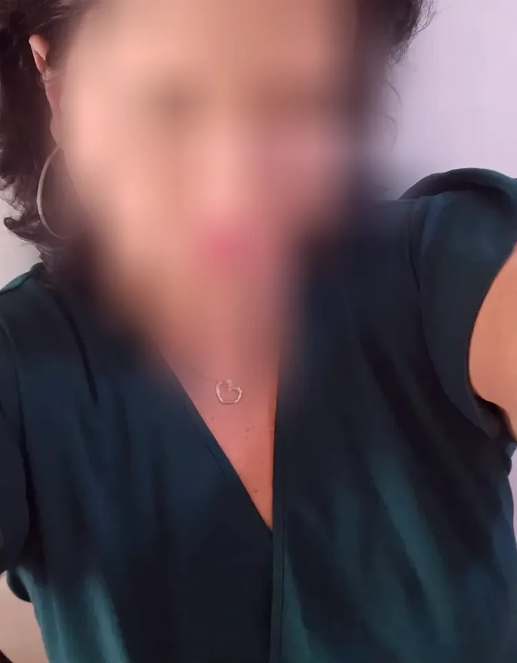 Evi, 38