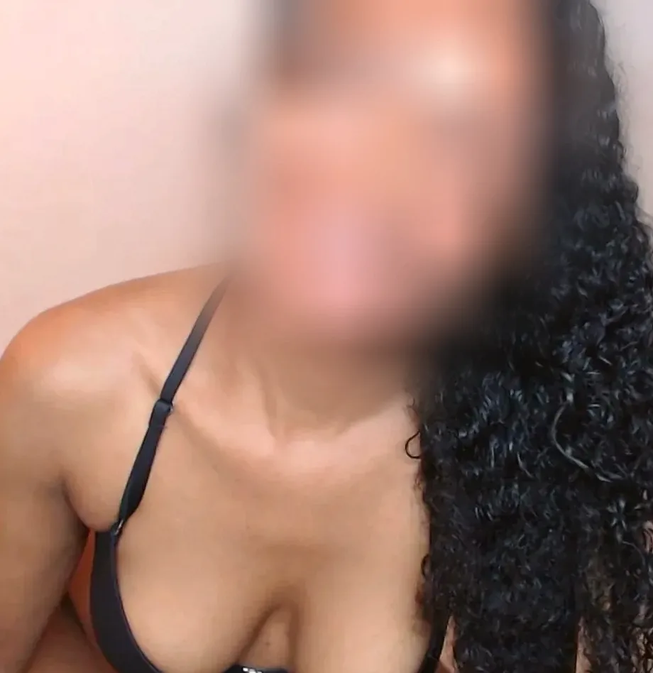 Mila, 38