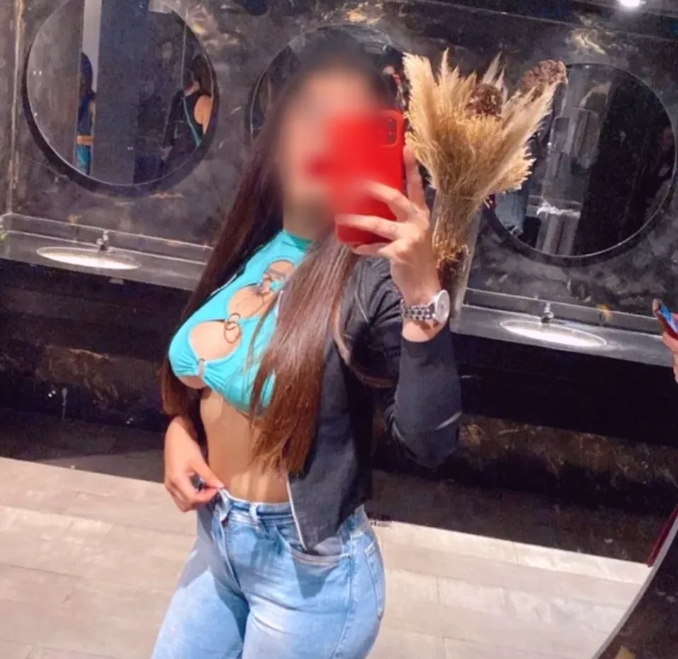 Naomi, 35
