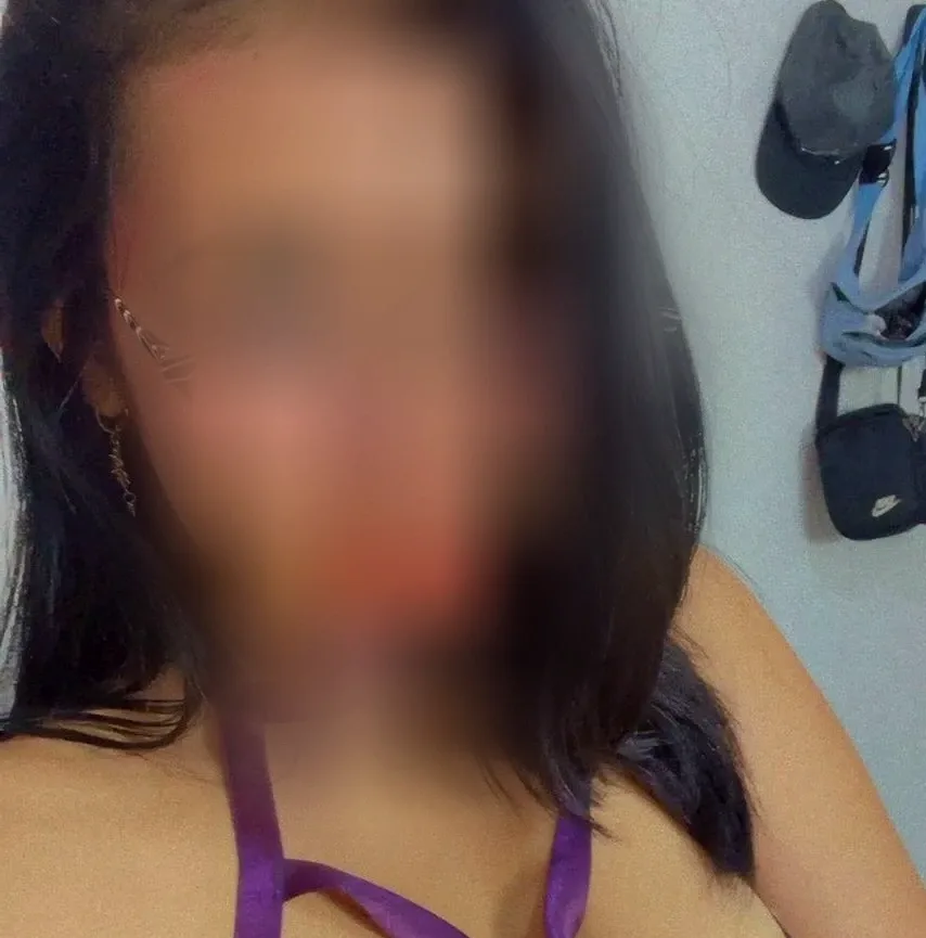 Suzanne, 23